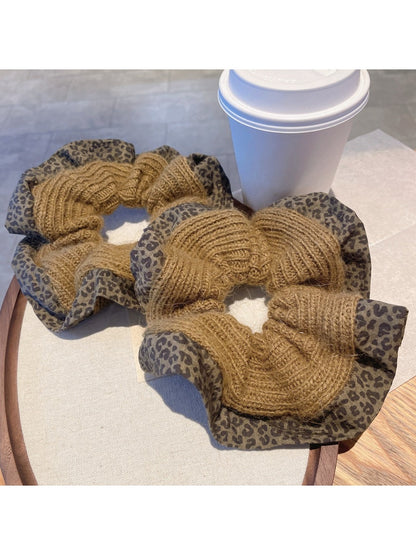 Gifty - Green Leopard Print Scrunchie
