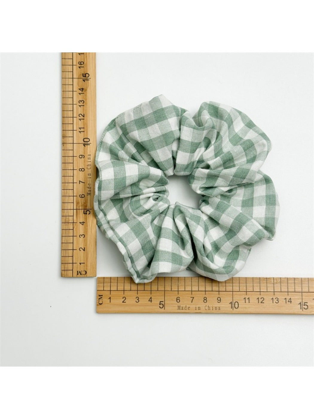 Gifty - Floral Checkered Hair Scrunchie