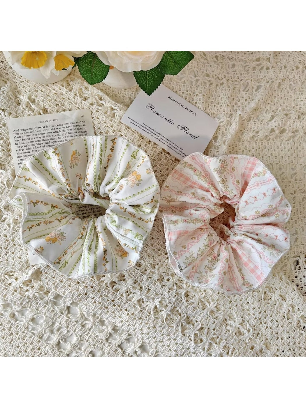 Gifty - Floral Print Polyester Scrunchie