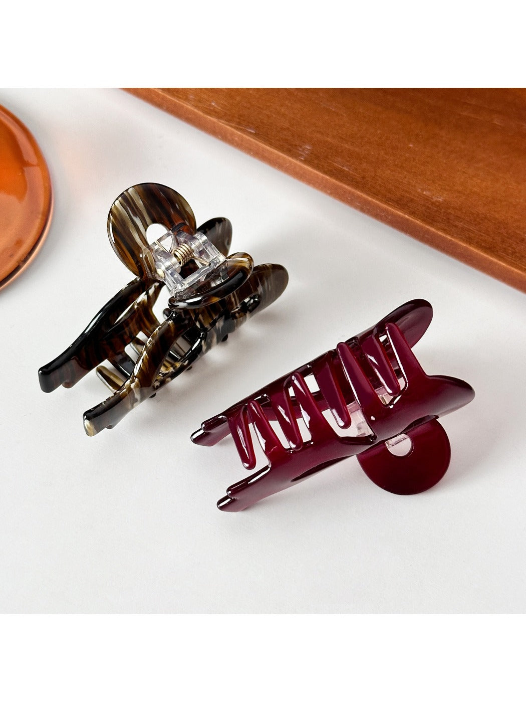 Beau - Acetate Bow Shaped Hollow Hair Clip