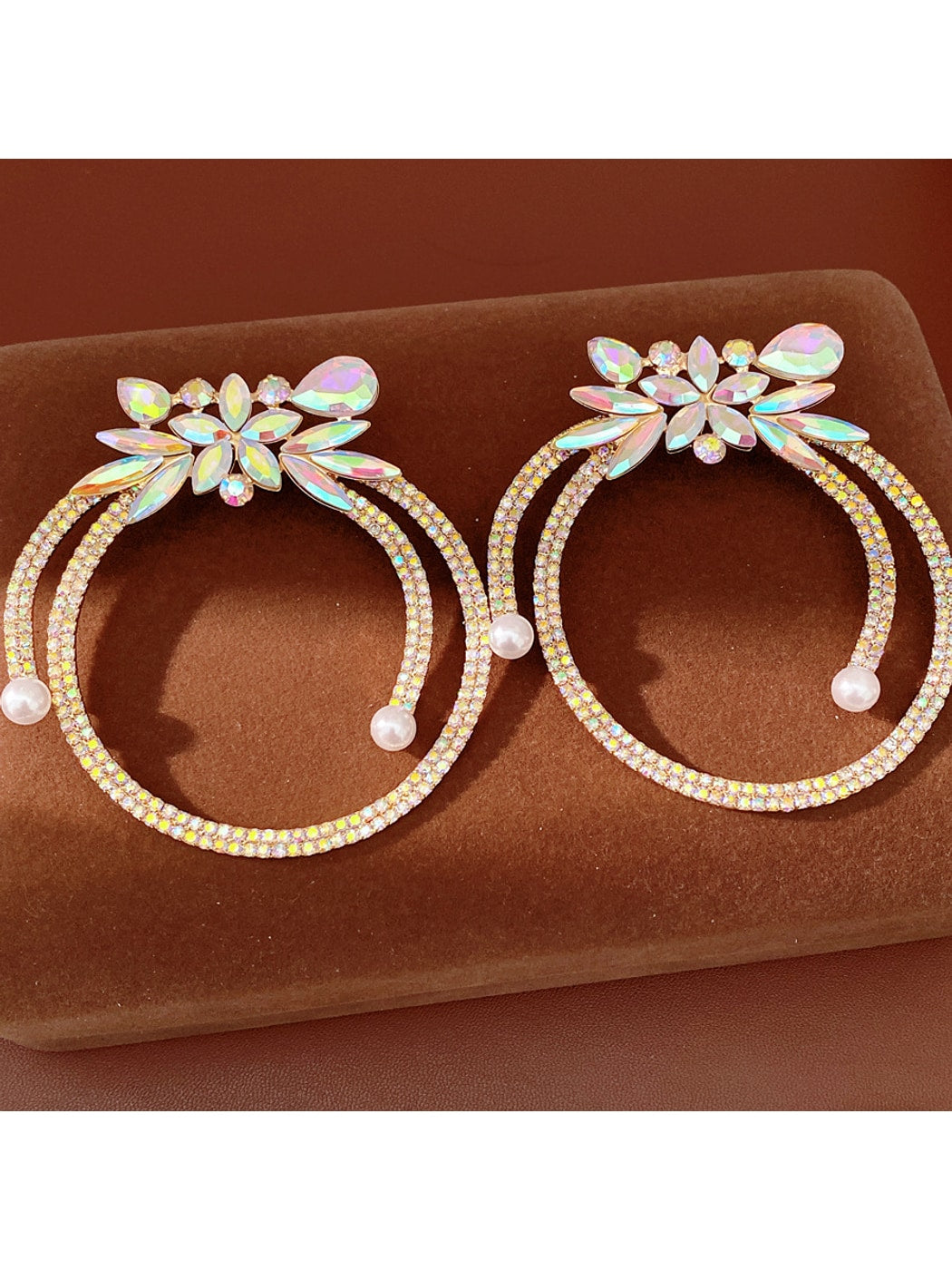 Earedge - Geometric Rhinestone Round Earrings