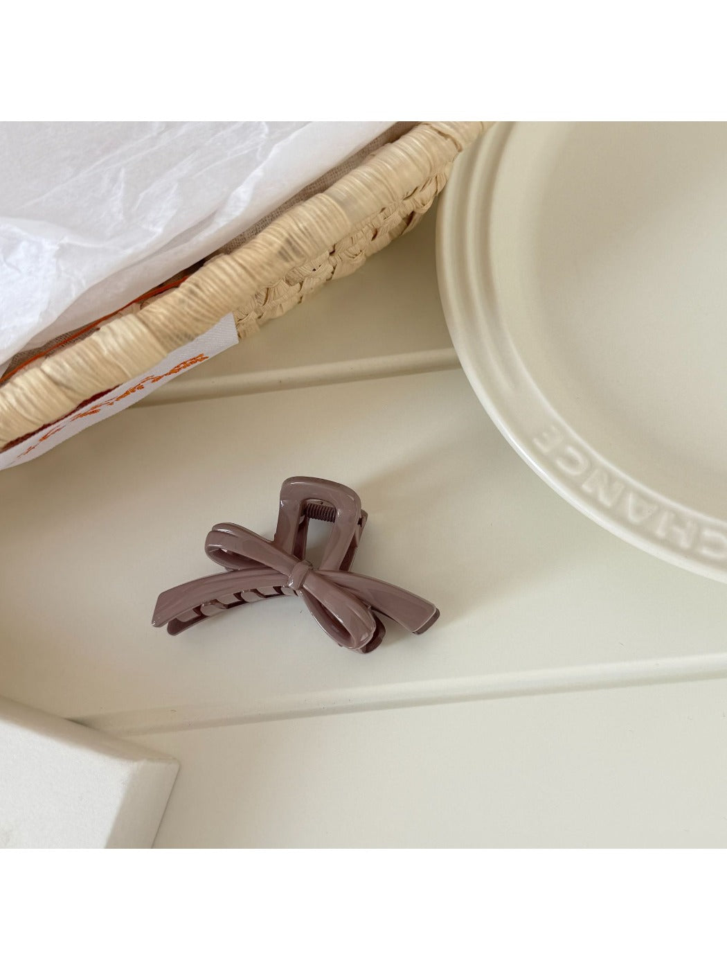 Beau - Glossy Bow Shape Plastic Claw Clip