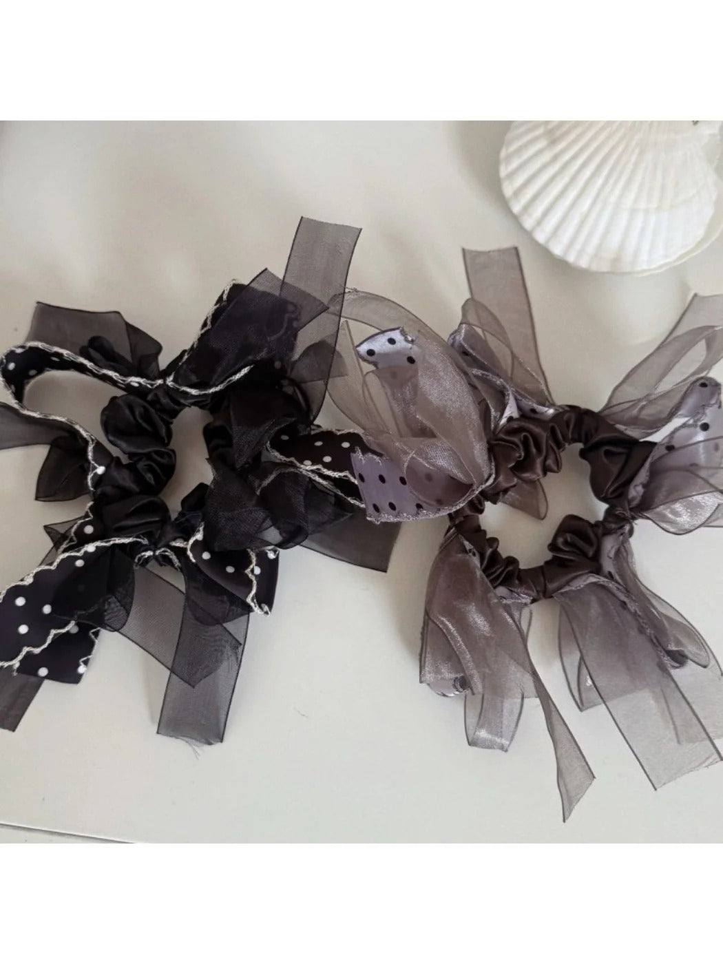 Gifty - Chic Polka Dot Bow Scrunchie