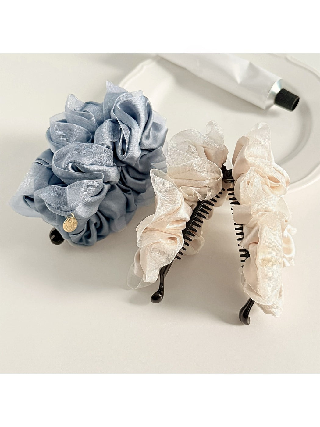 Beau - Bubble Pleated Mesh Flower Bud Banana Clip