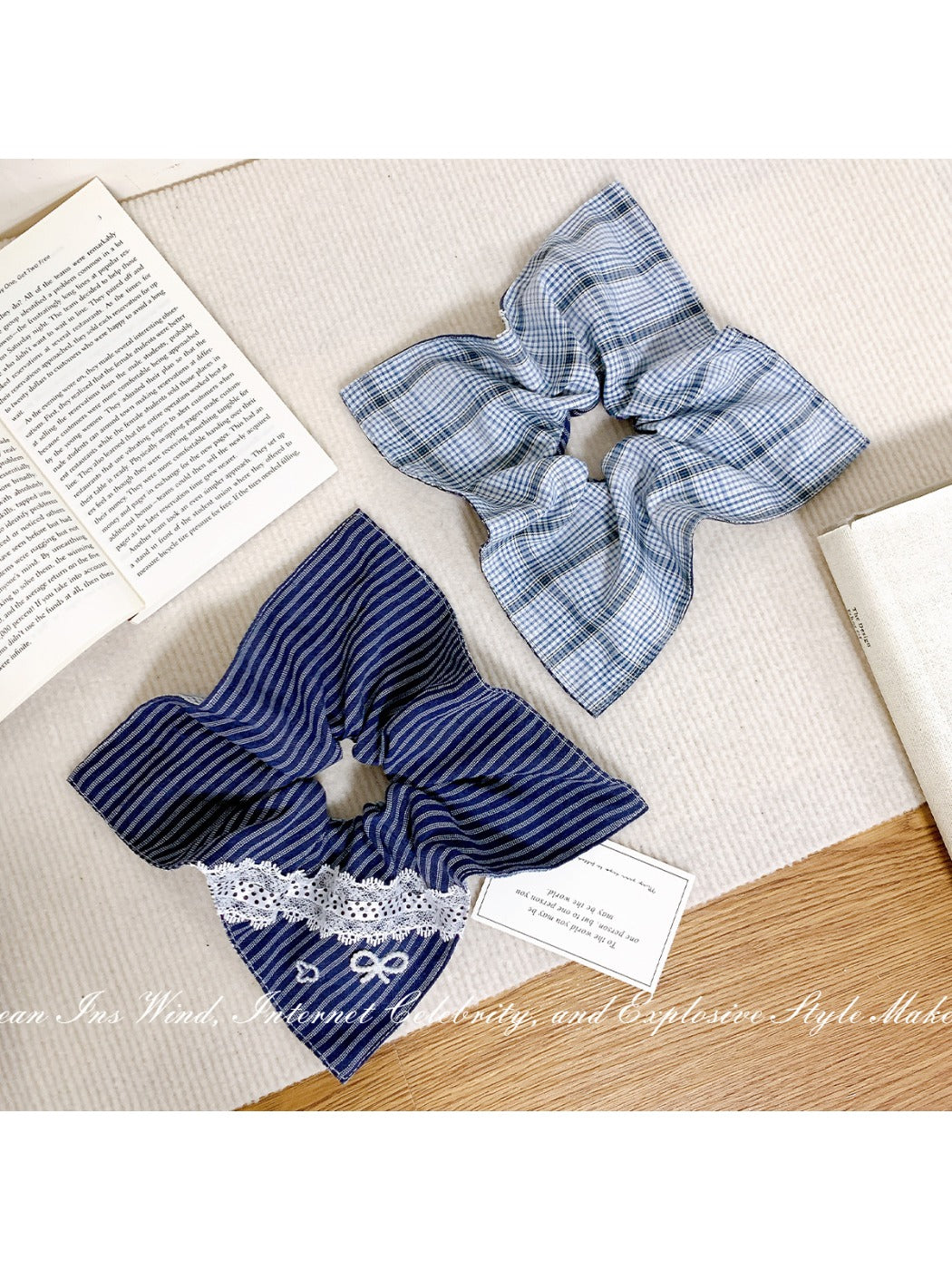 Gifty - Navy Minimalist Striped Scrunchie