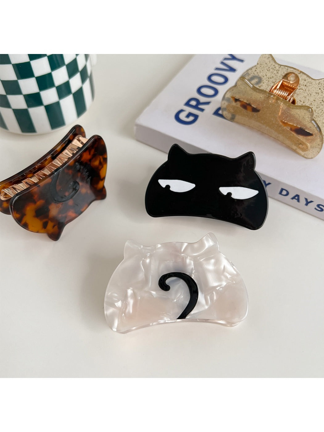 Beau - Slanted Eyes Cat Shape Hair Clip