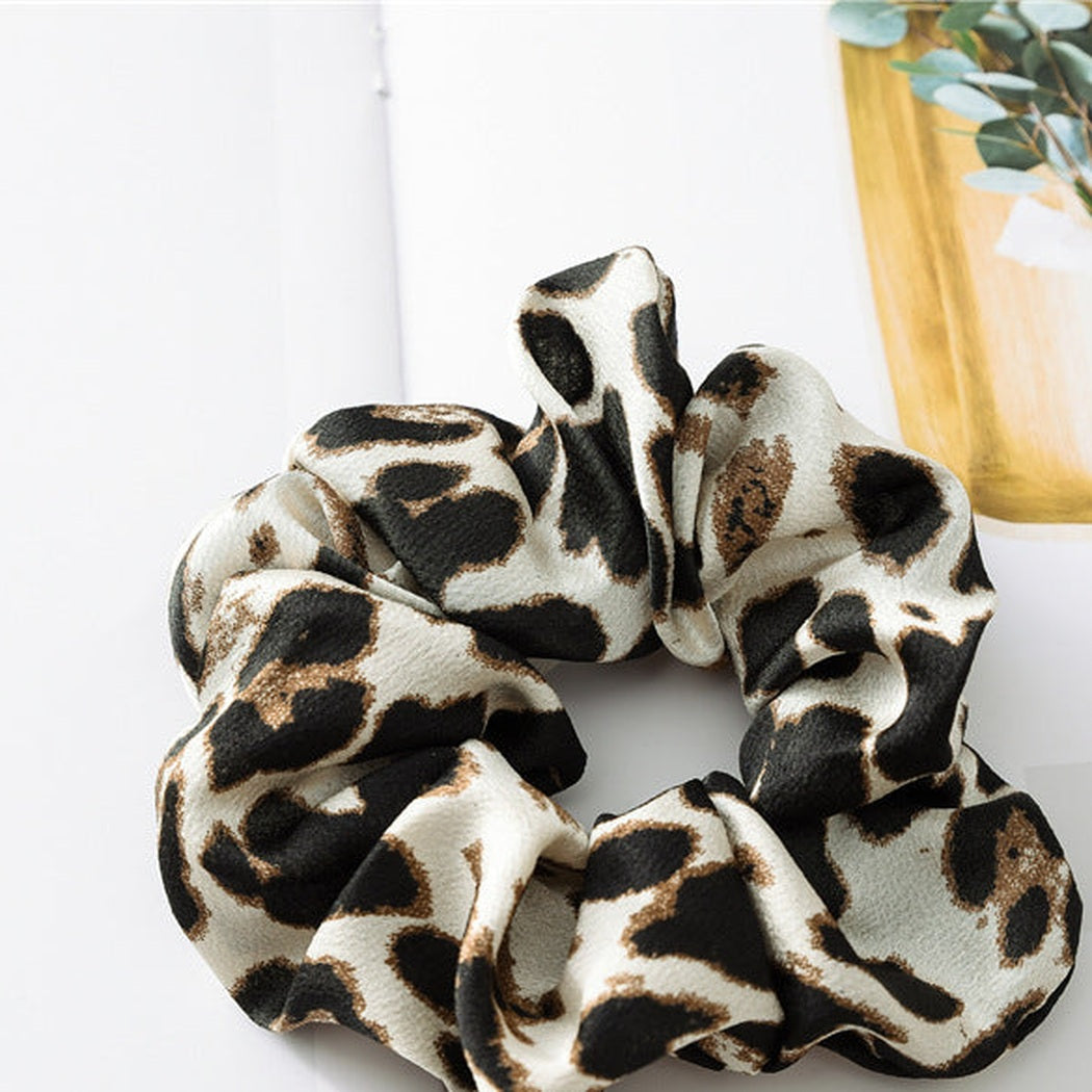 Leopard Glossy Scrunchie Collection variant image