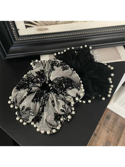 Gifty - Dark Colors Floral Patterned Scrunchie