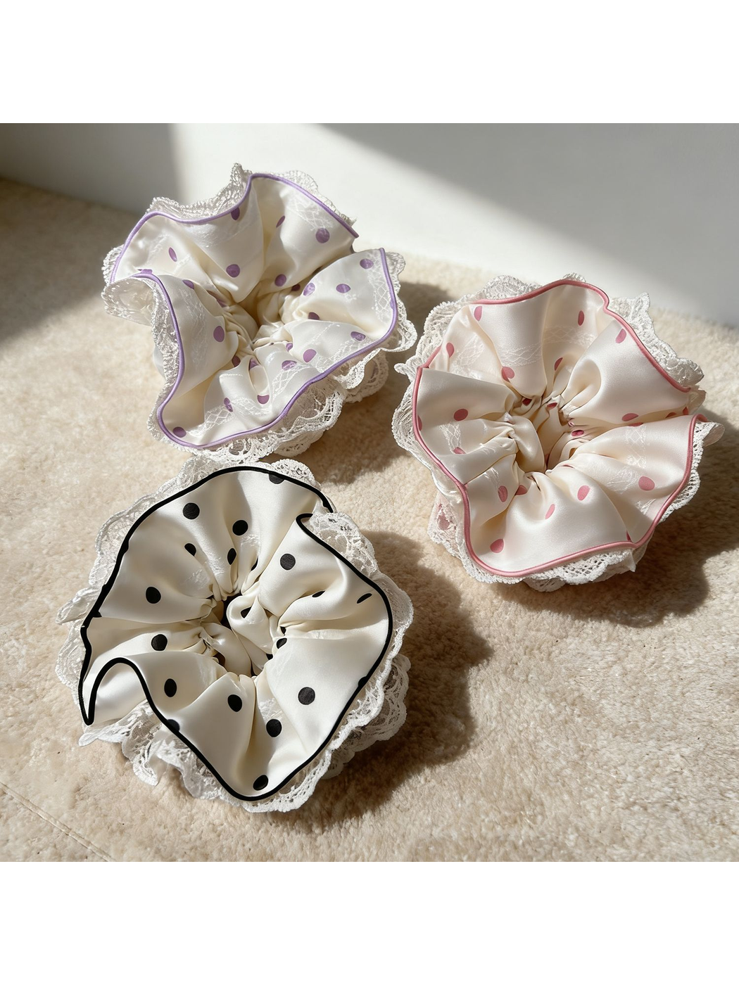 Gifty - Polka Dot Lace Trim Hair Scrunchie