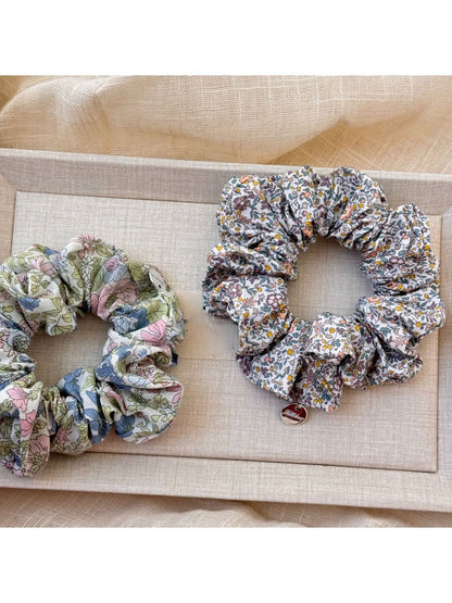 Gifty - Vintage French Floral Scrunchie Hair Tie