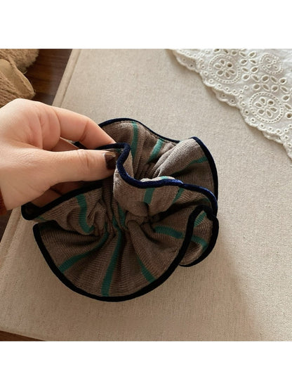 Gifty - Elegant Lazy Style Striped Scrunchie