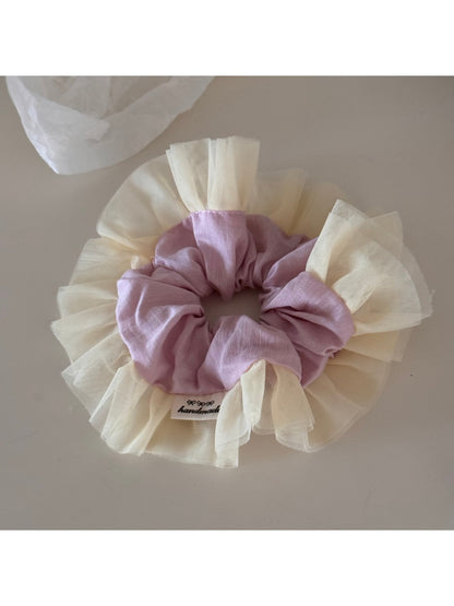 Gifty - Graceful Ruffled Edge Design Scrunchie