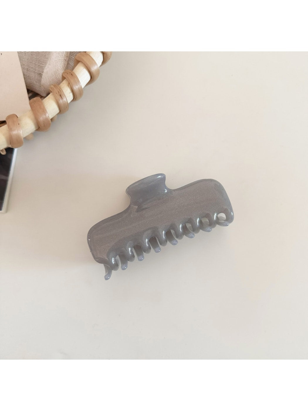 Beau - Glossy Square PC Alloy Hair Claw Clip