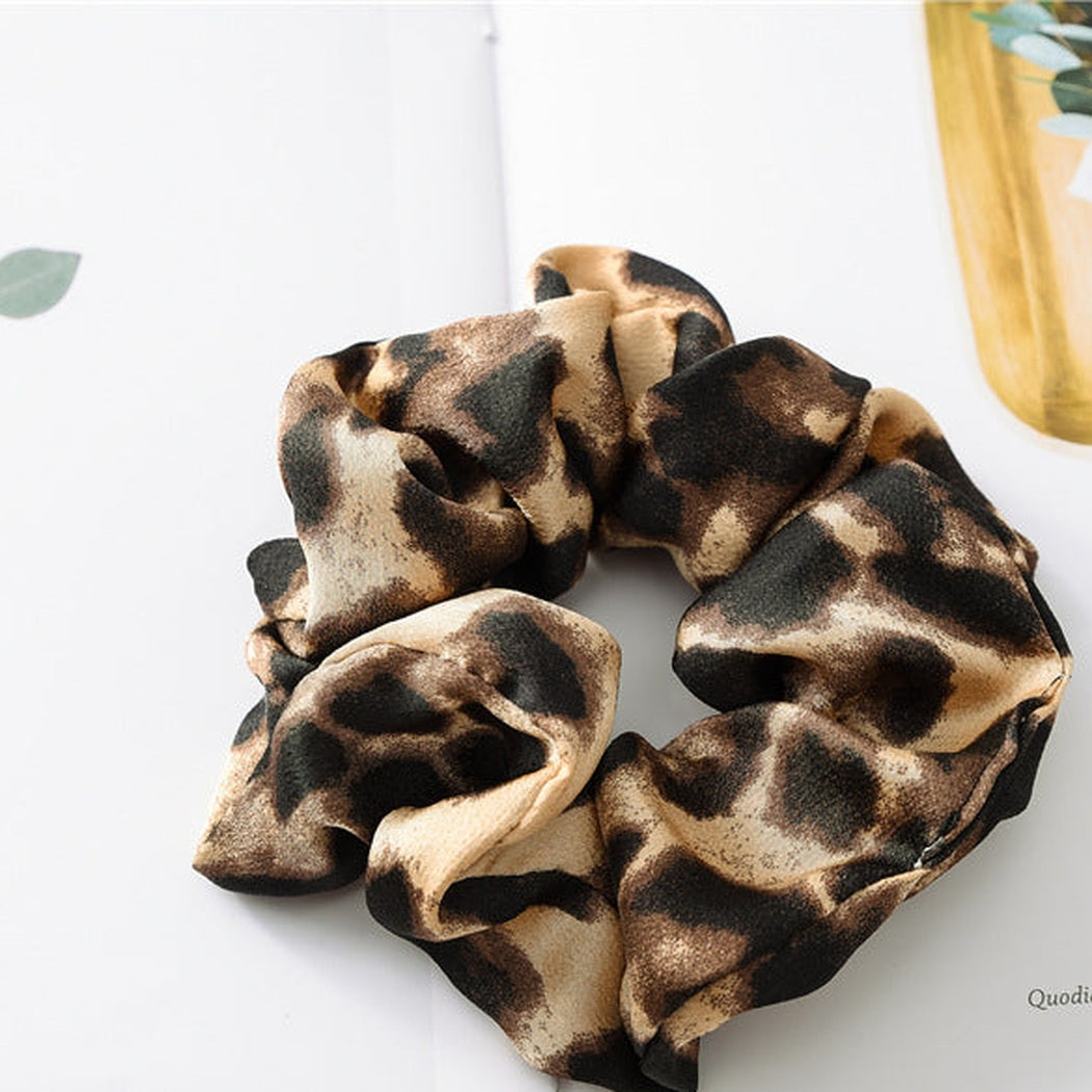 Leopard Glossy Scrunchie Collection variant image