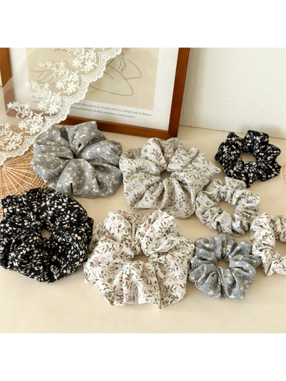 Gifty - Floral High Stretch Polyester Scrunchie