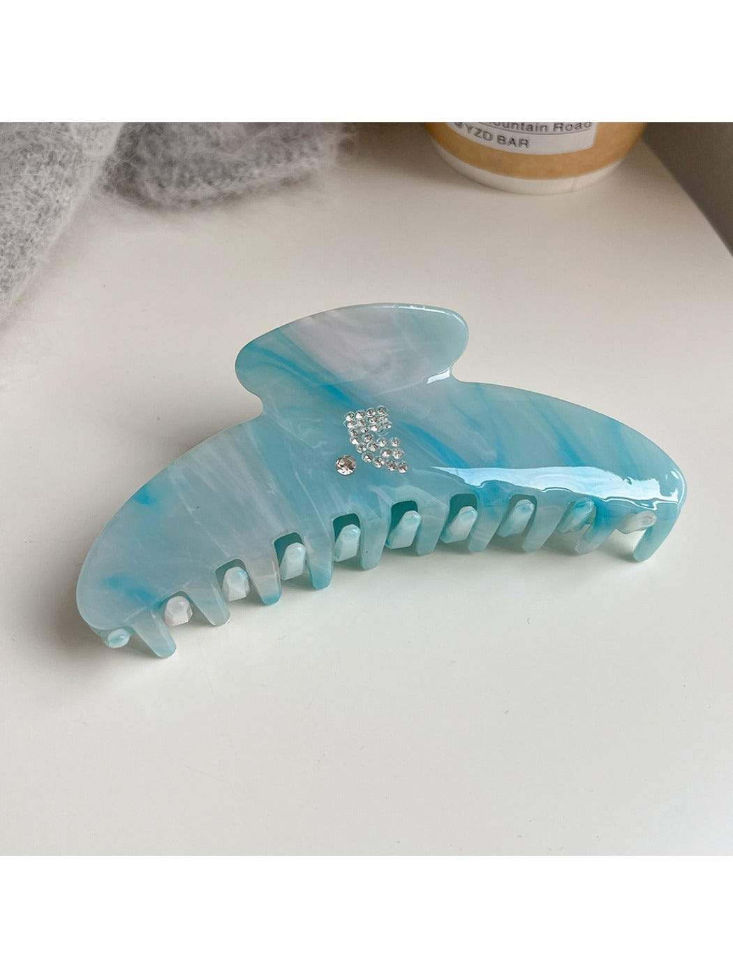 Beau - Creamy Dot Rhinestone Hair Clip