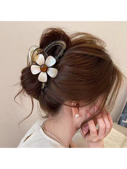 Beau - Glossy PVC Flower Detail Hair Claw Clip