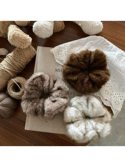 Gifty - Fuzzy Scrunchies Hair Ties