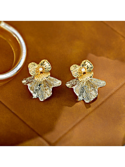 Earedge - Gold Ruffled Floral Stud Earrings