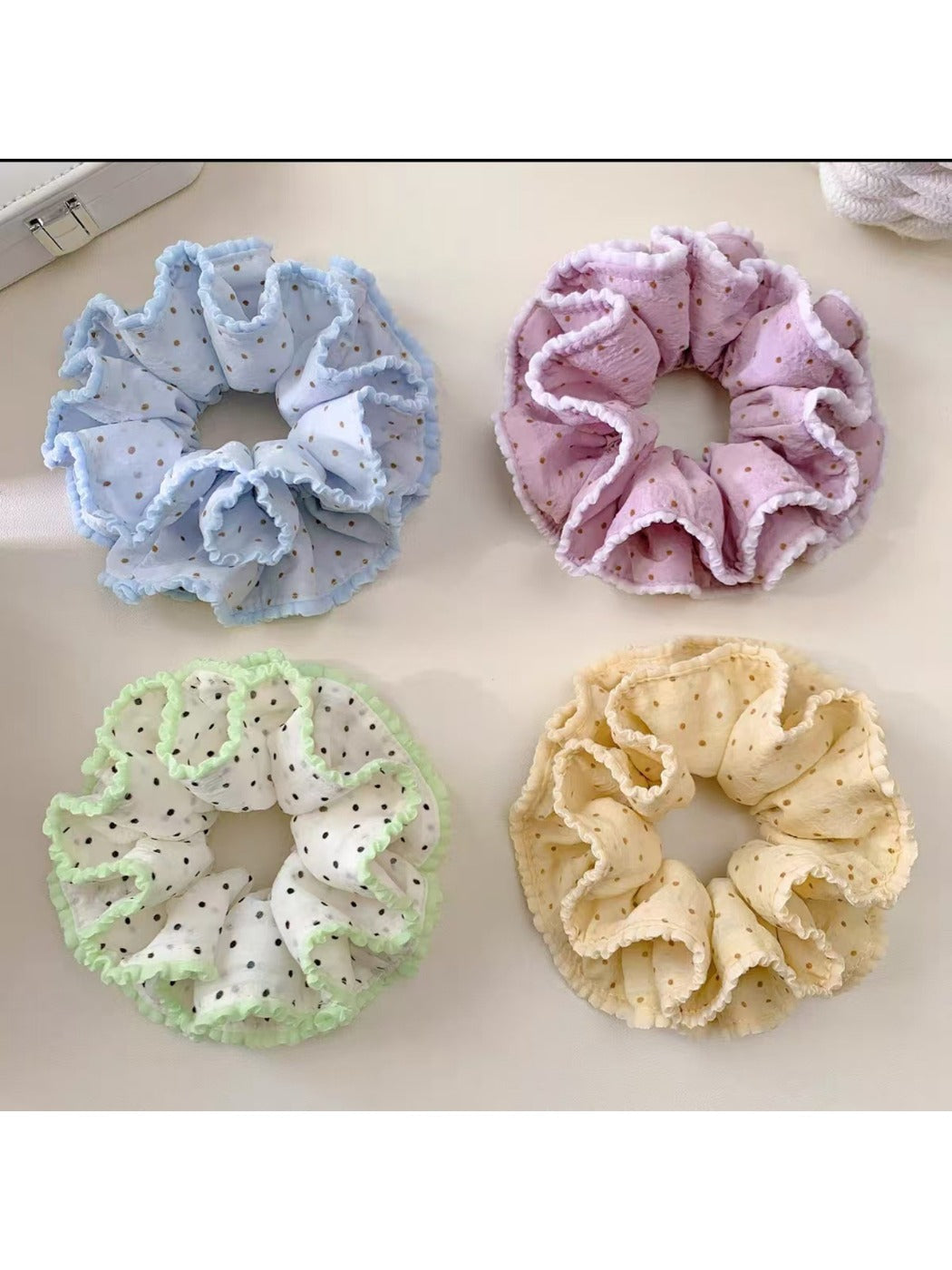 Gifty - Spring Summer Polka Dot Scrunchie
