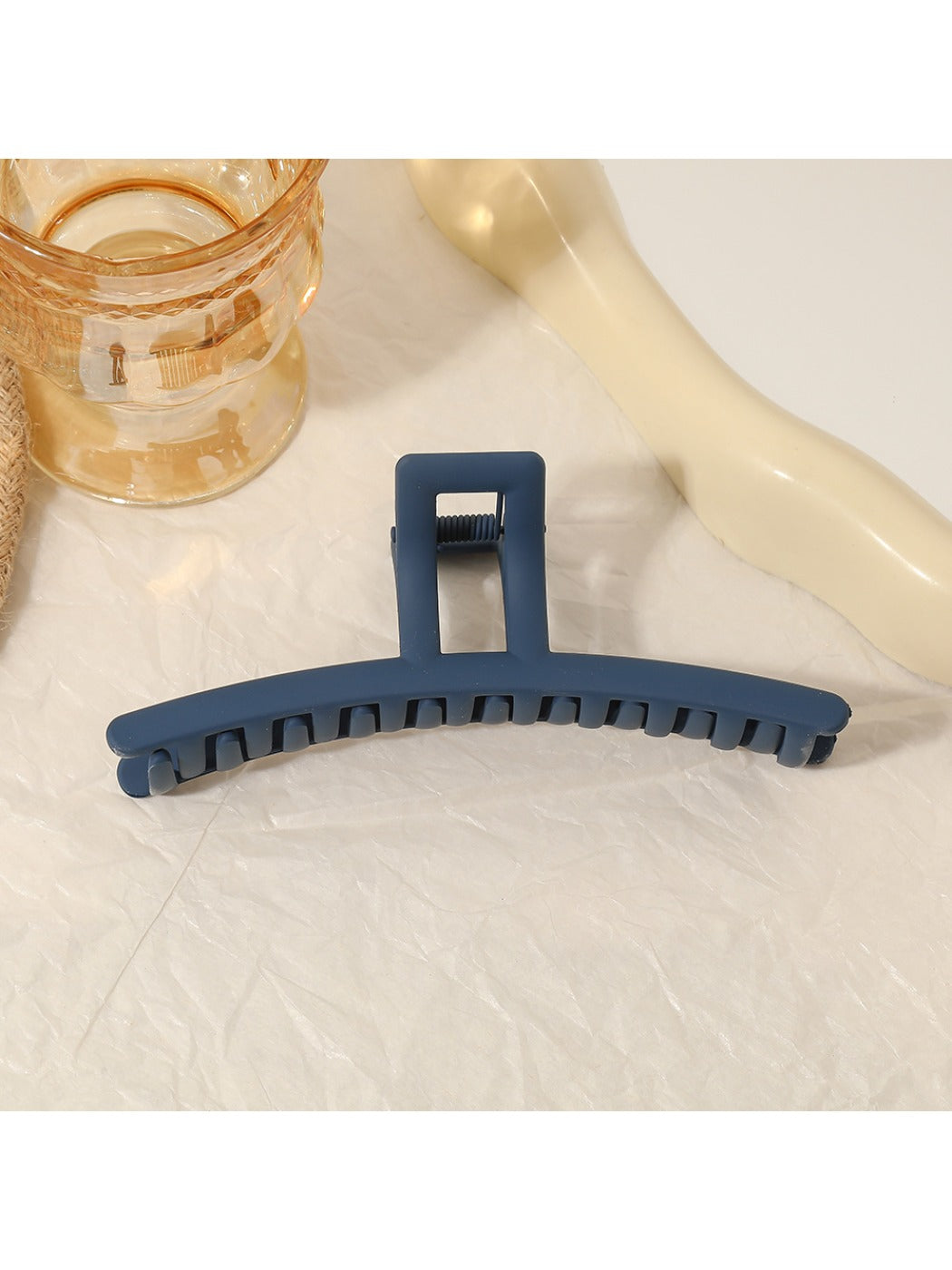 Beau - Creamy Elegant Hair Claw Clip