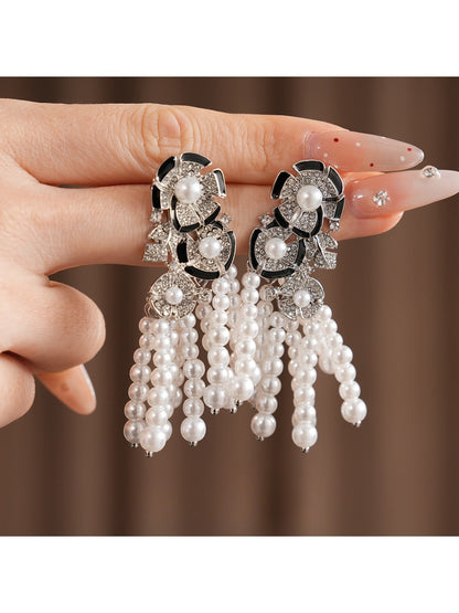 Earedge - Vintage Floral Rhinestone Beaded Earrings