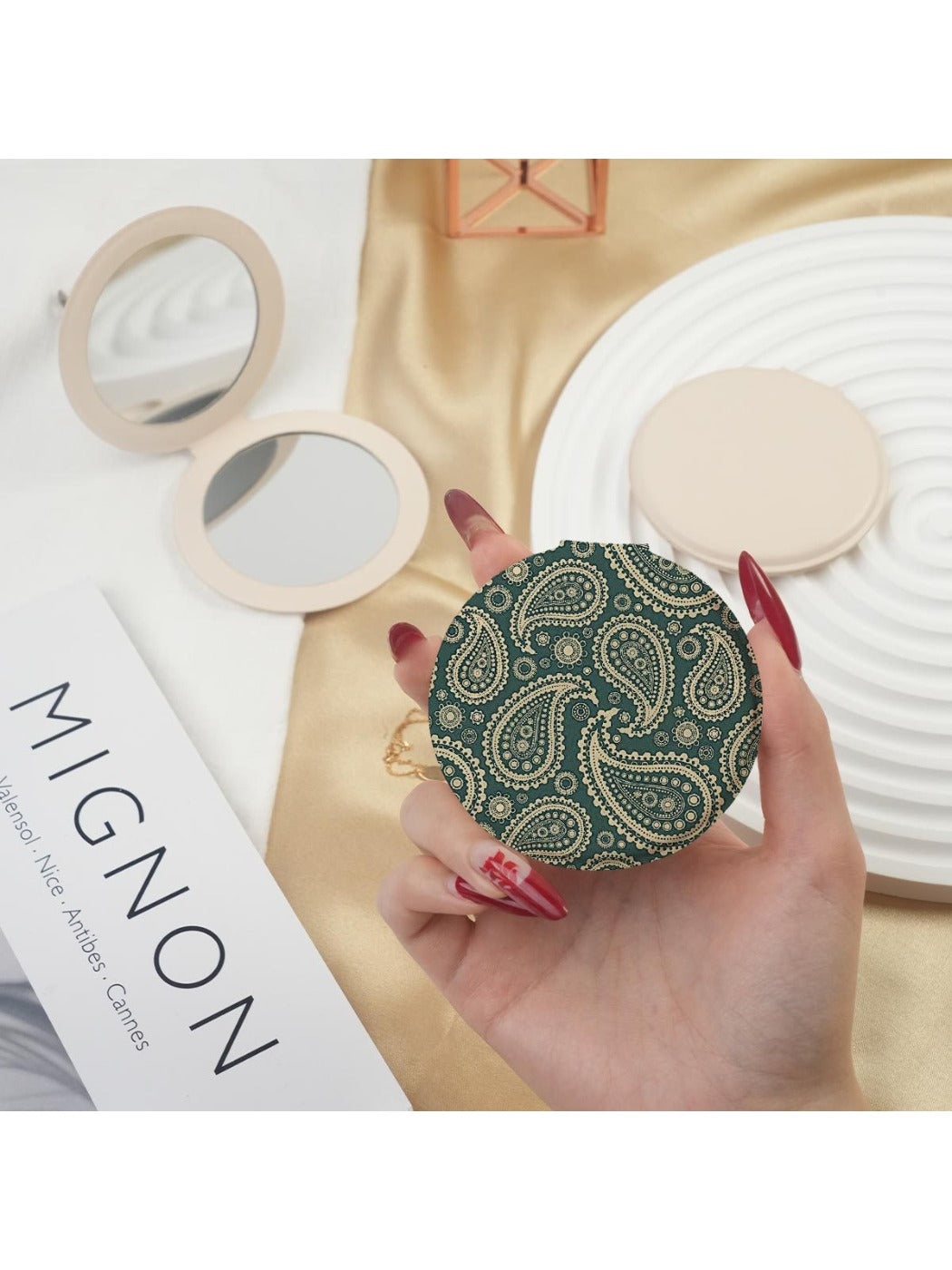 Mirroray - Vintage Teardrop Motif Compact Mirror