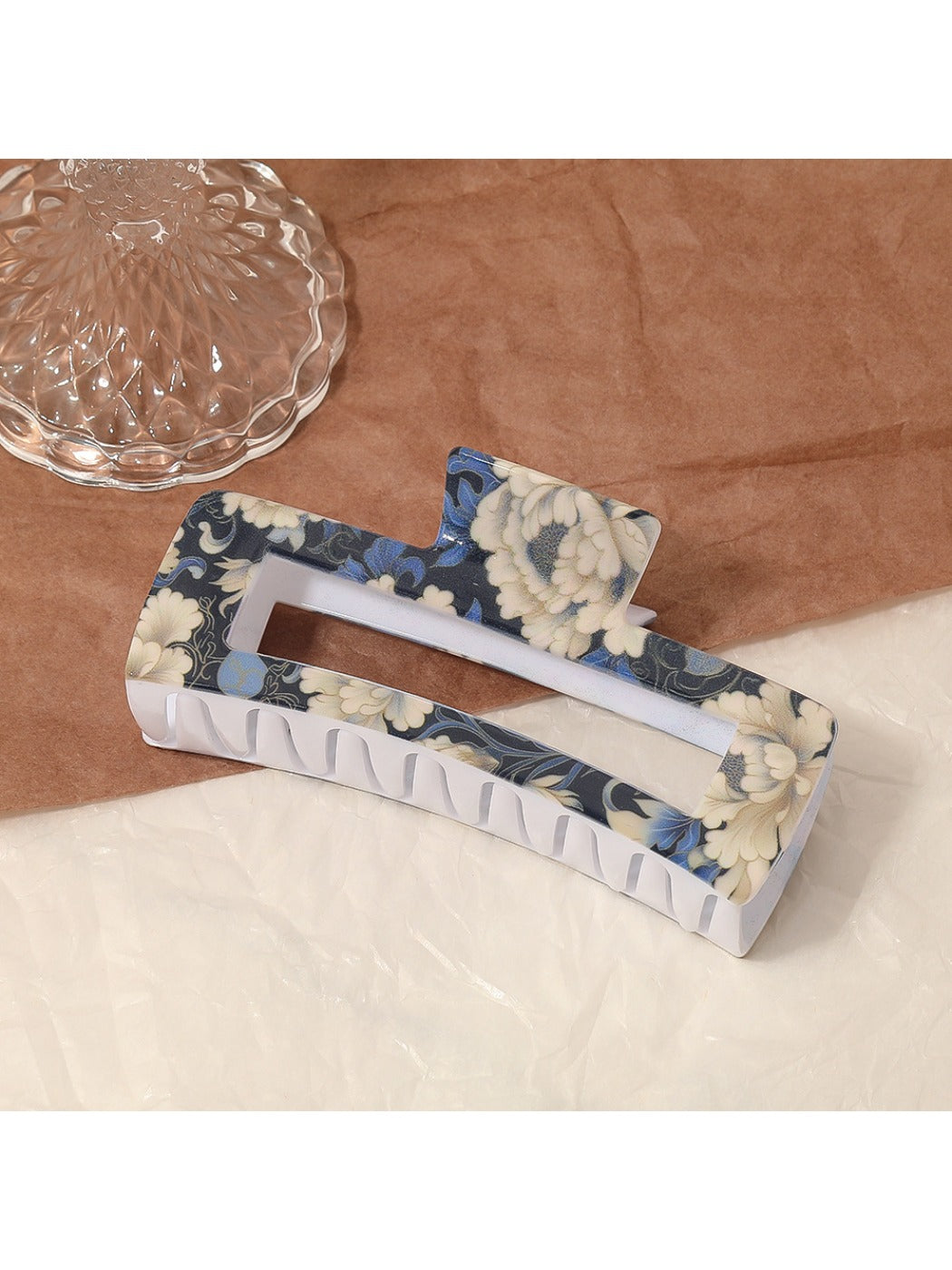 Beau - Classic Floral Pattern Hair Clip