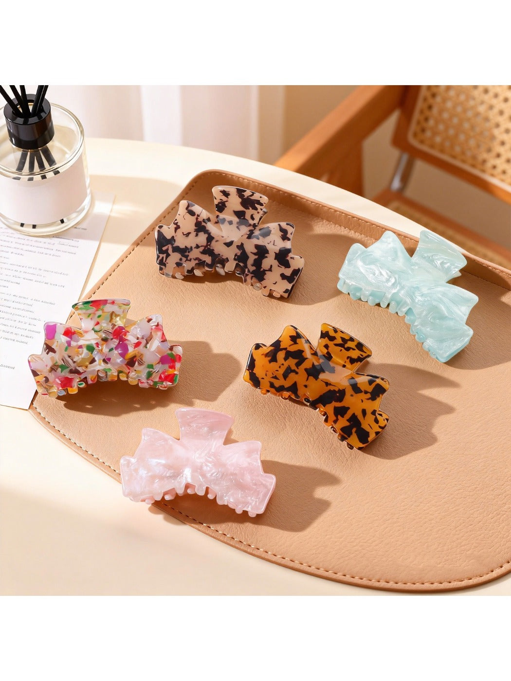 Beau - Vintage Bow Shaped Claw Clip