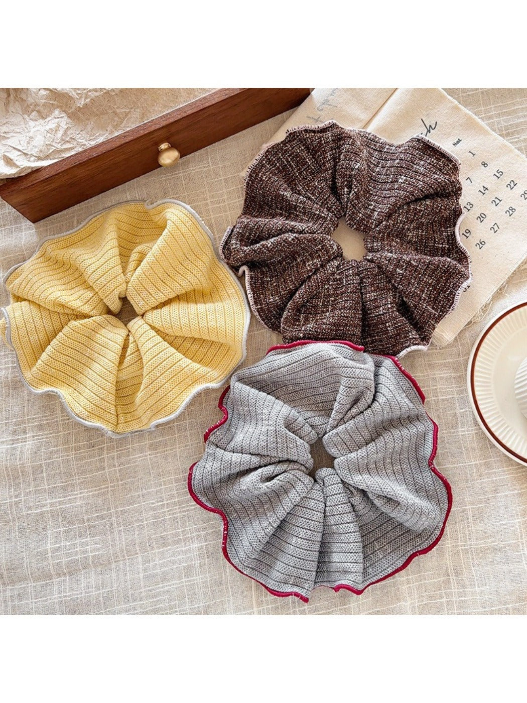 Gifty - Solid Color Knitted Scrunchie Hair Tie