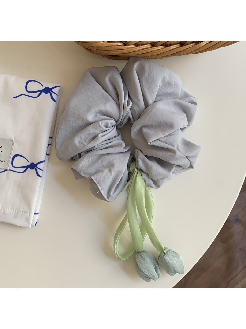 Gifty - Elegant Tulip-Shaped Scrunchie
