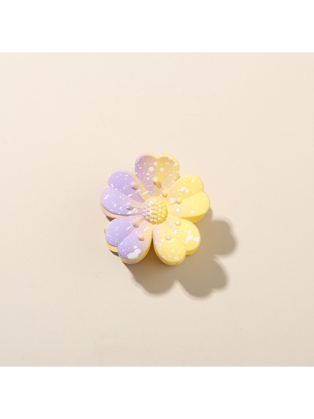Beau - Gradient Five Petal Hair Claw Clip