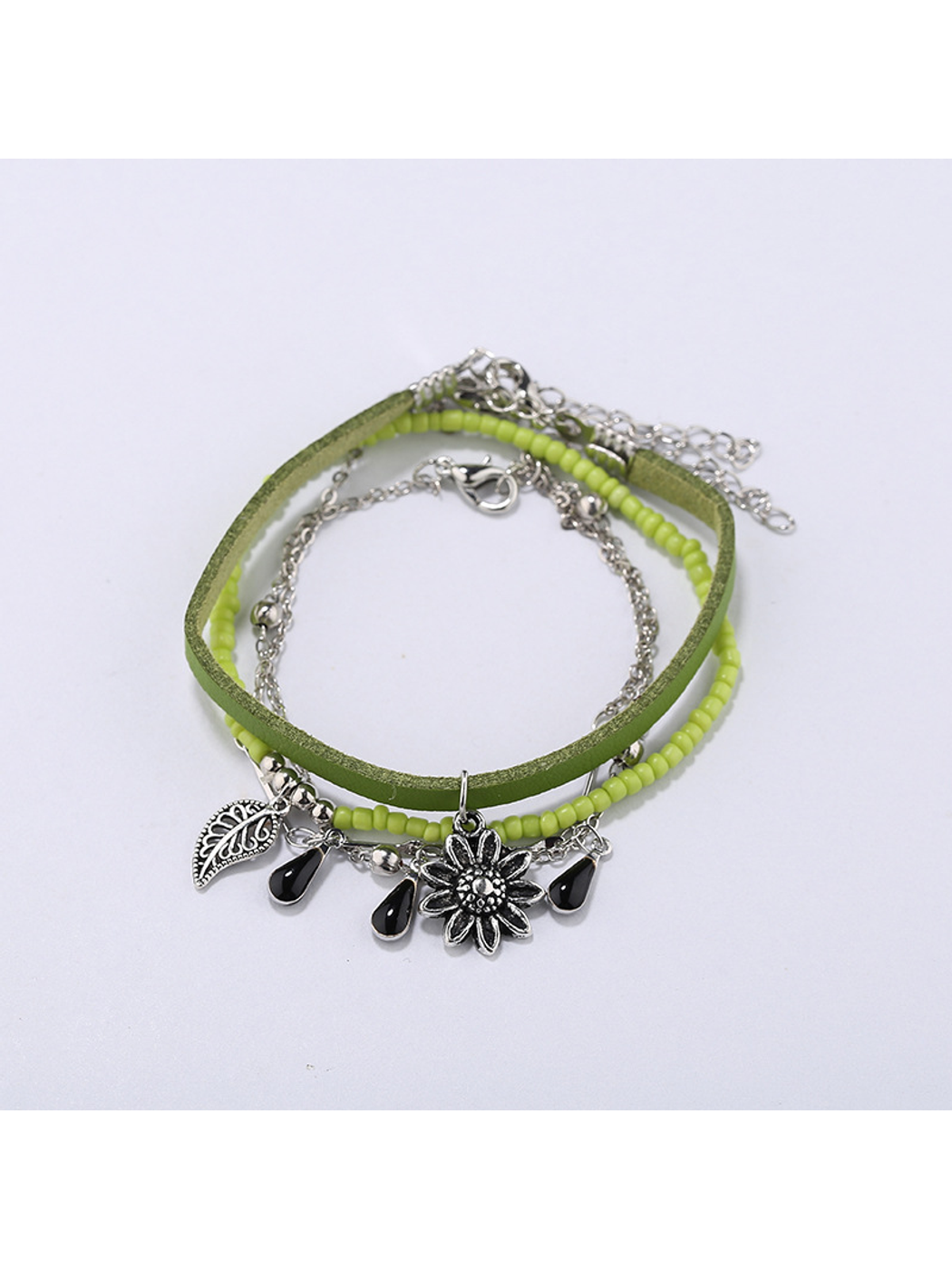 Lovra - Beaded Ethnic Style Pendant Bracelet