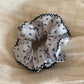 Gifty - Vintage Floral Square Detail Scrunchie
