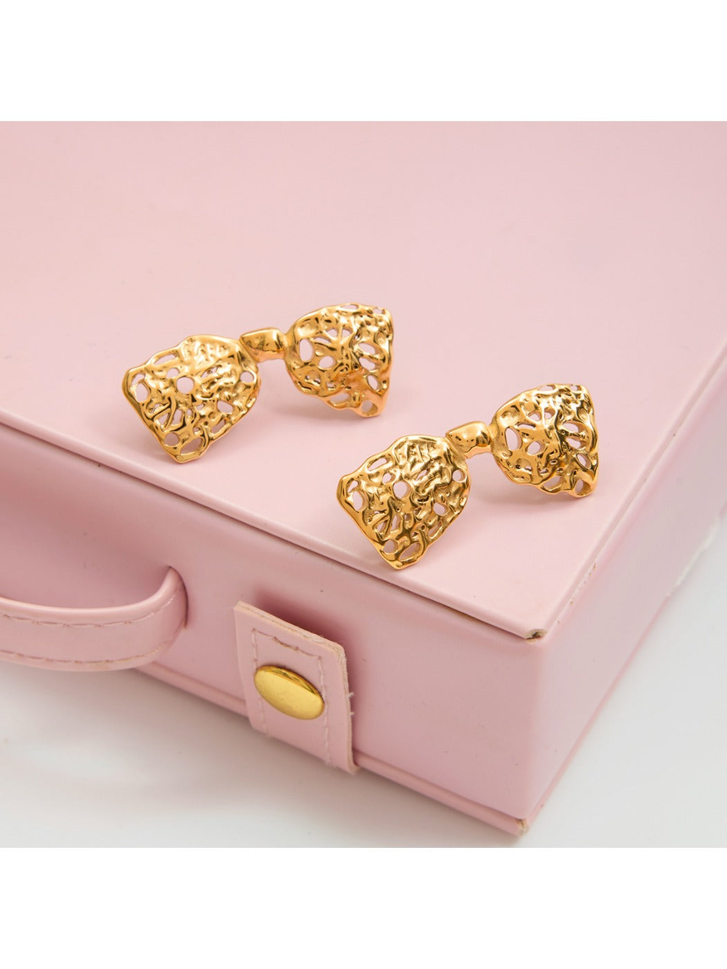 Earedge - Delicate Cut Out Bow Earrings
