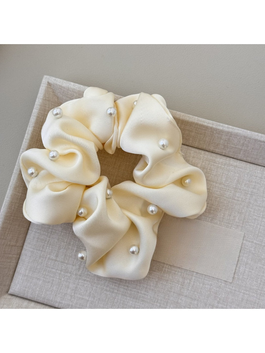 Gifty - Spring Sweet Solid Color Scrunchie