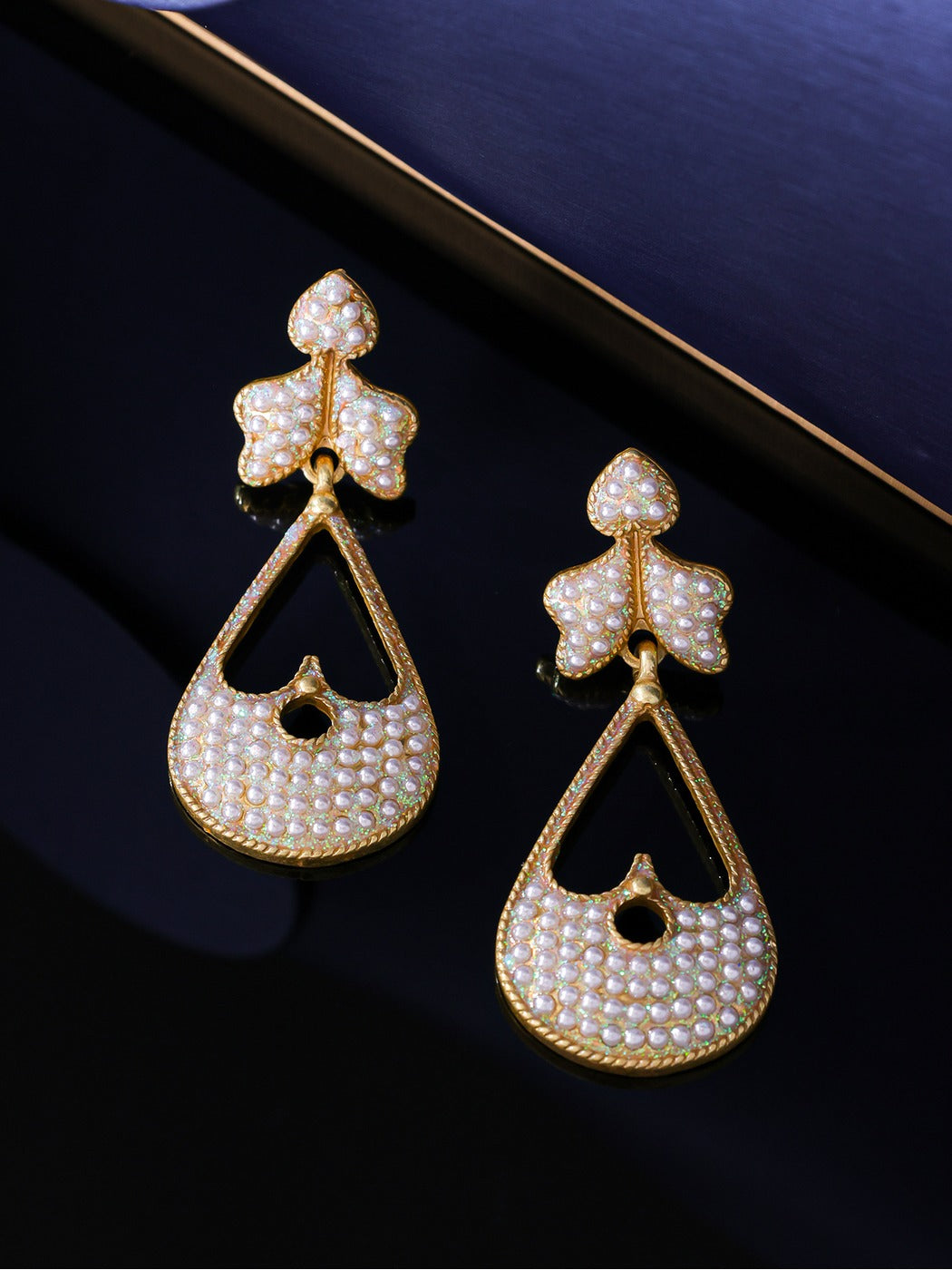 Earedge - Vintage Openwork Geometric Stud Earrings