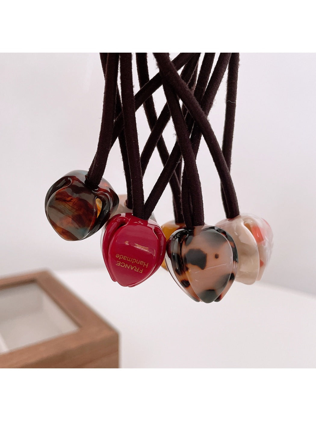 Gifty - Retro Tulip Bud Hair Tie
