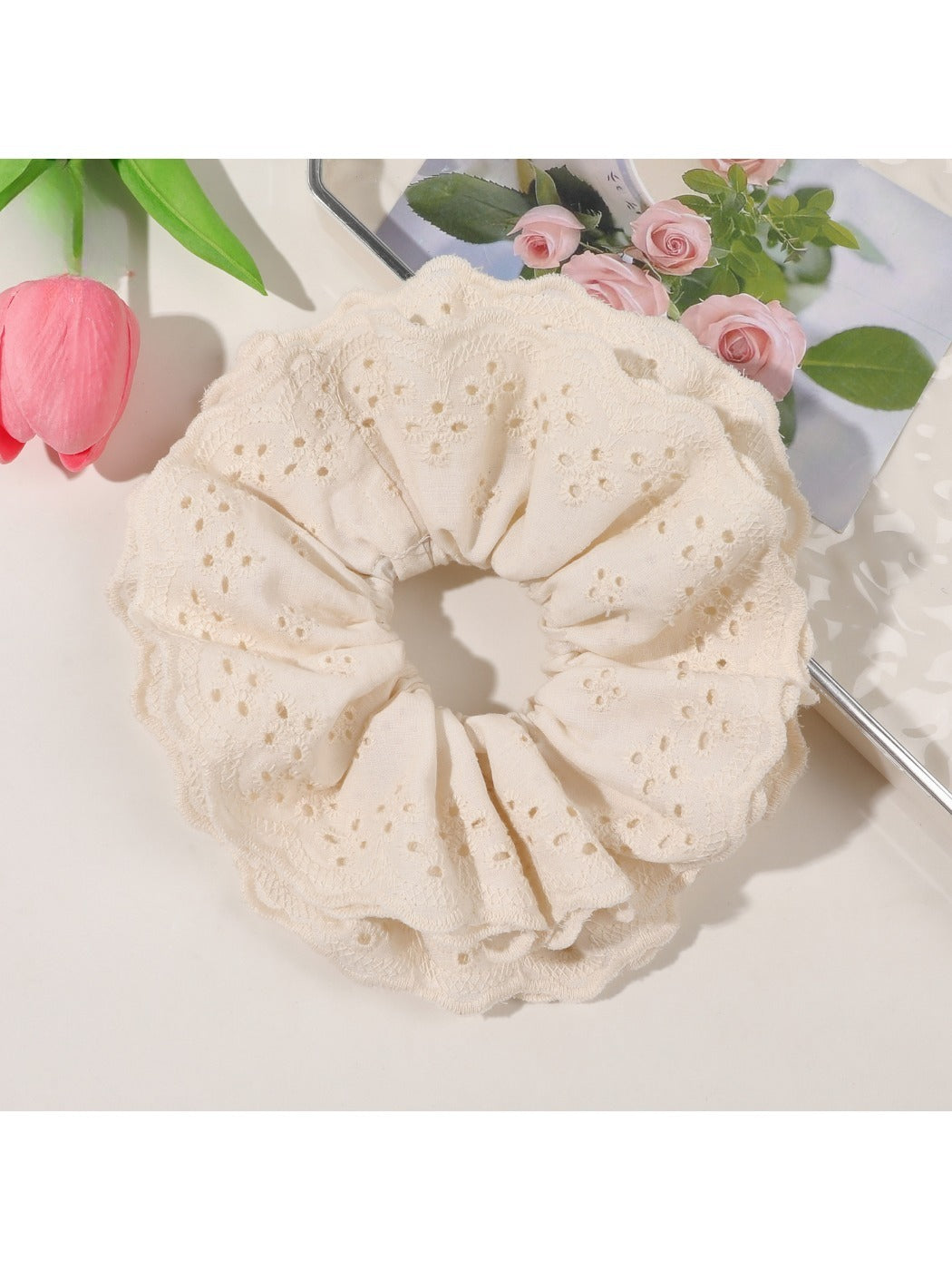 Gifty - Cream Colored Lace Hair Loop