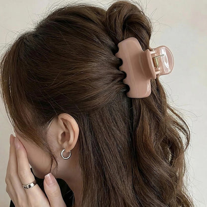 Beau - Simple Glossy Geometric Hair Claw Clip