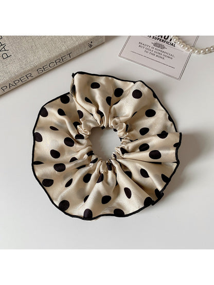 Gifty - Polka Dot Elegant Scrunchie
