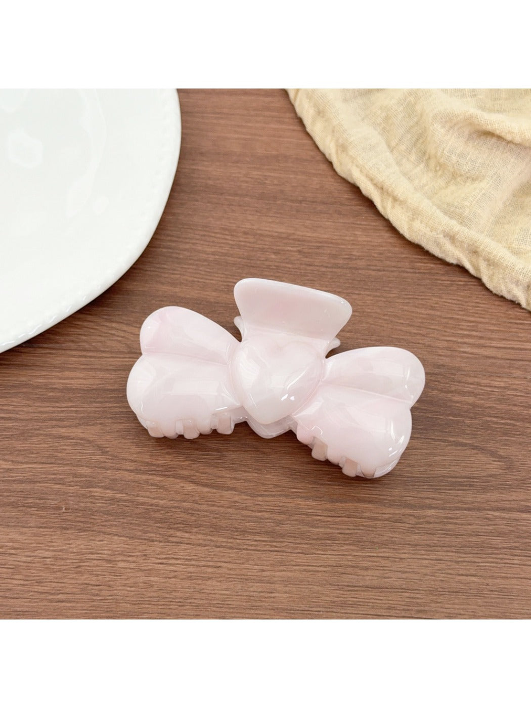 Beau hair claw clip shown from the back with clasp open