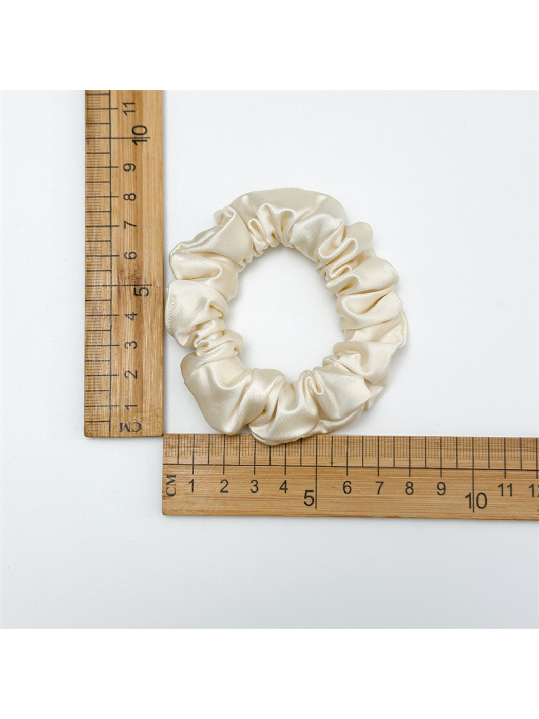 Gifty - Minimal Elastic Solid Color Hair Scrunchie