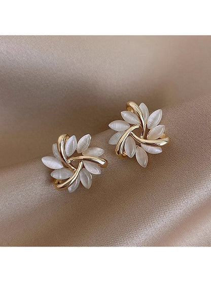 Earedge - Elegant Floral Petal Stud Earrings