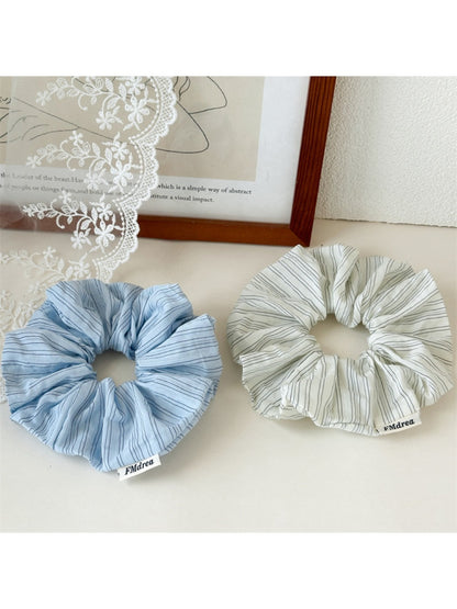Gifty - Trendy Blue and White Striped Scrunchie