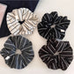 Gifty - Chic Minimalist Stripe Scrunchie