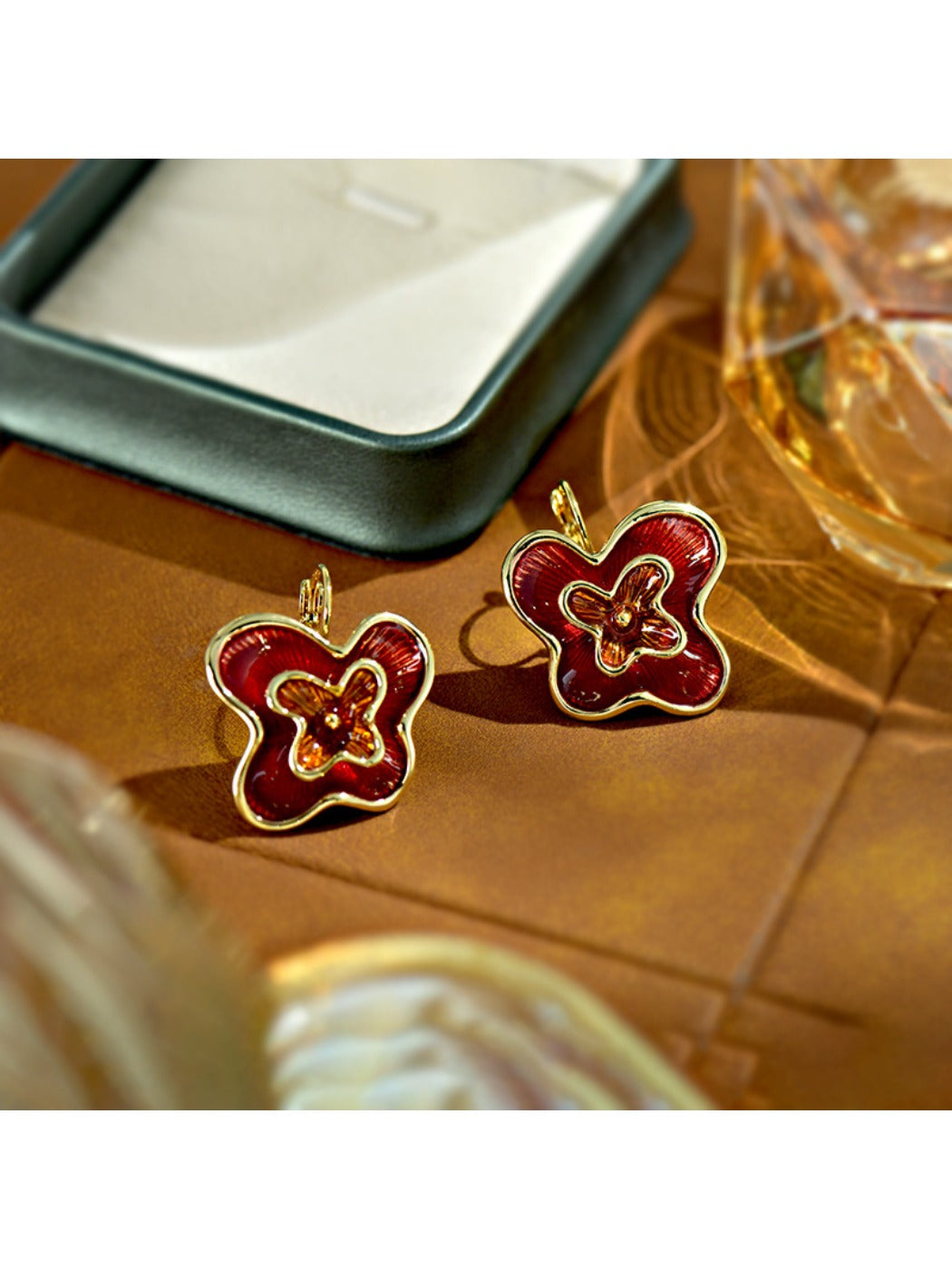 Earedge - Versatile Four-Leaf Earrings