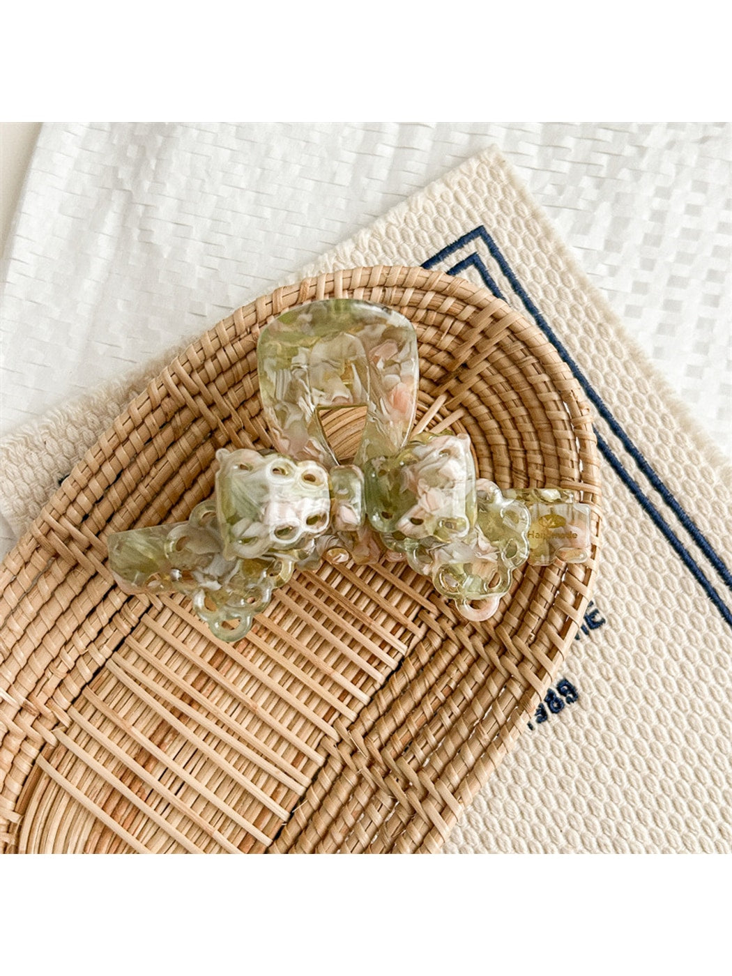 Beau - Decorative Bow Shape Acetate Alloy Claw Clip