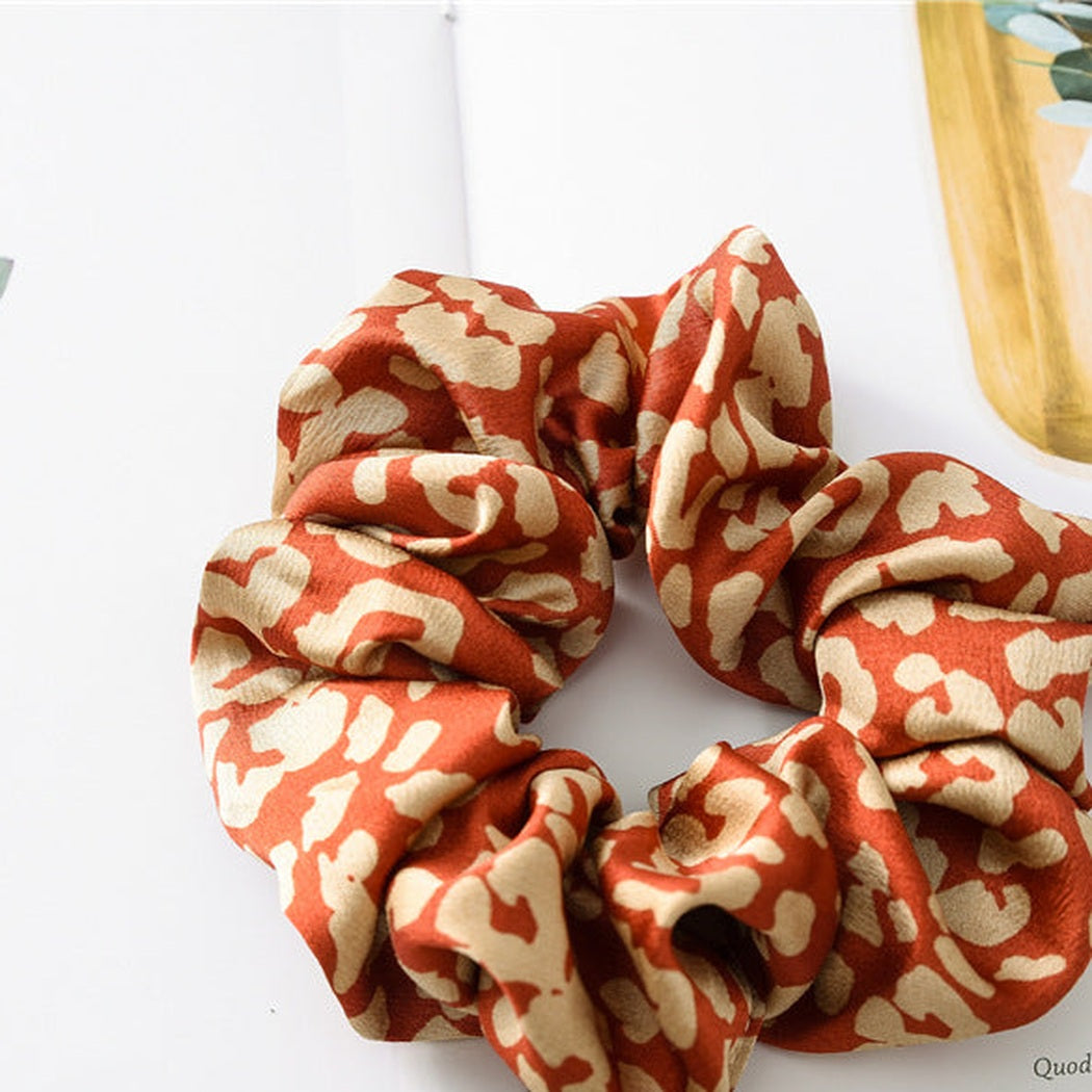Leopard Glossy Scrunchie Collection variant image