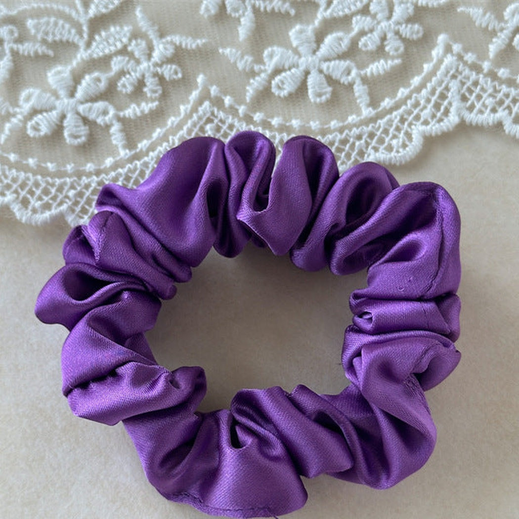 Oversized Glossy Scrunchie Collection variant image